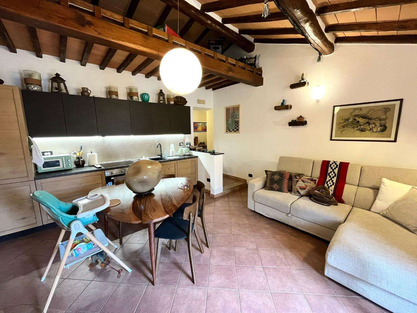 Appartamento V. San Martino,, Massa