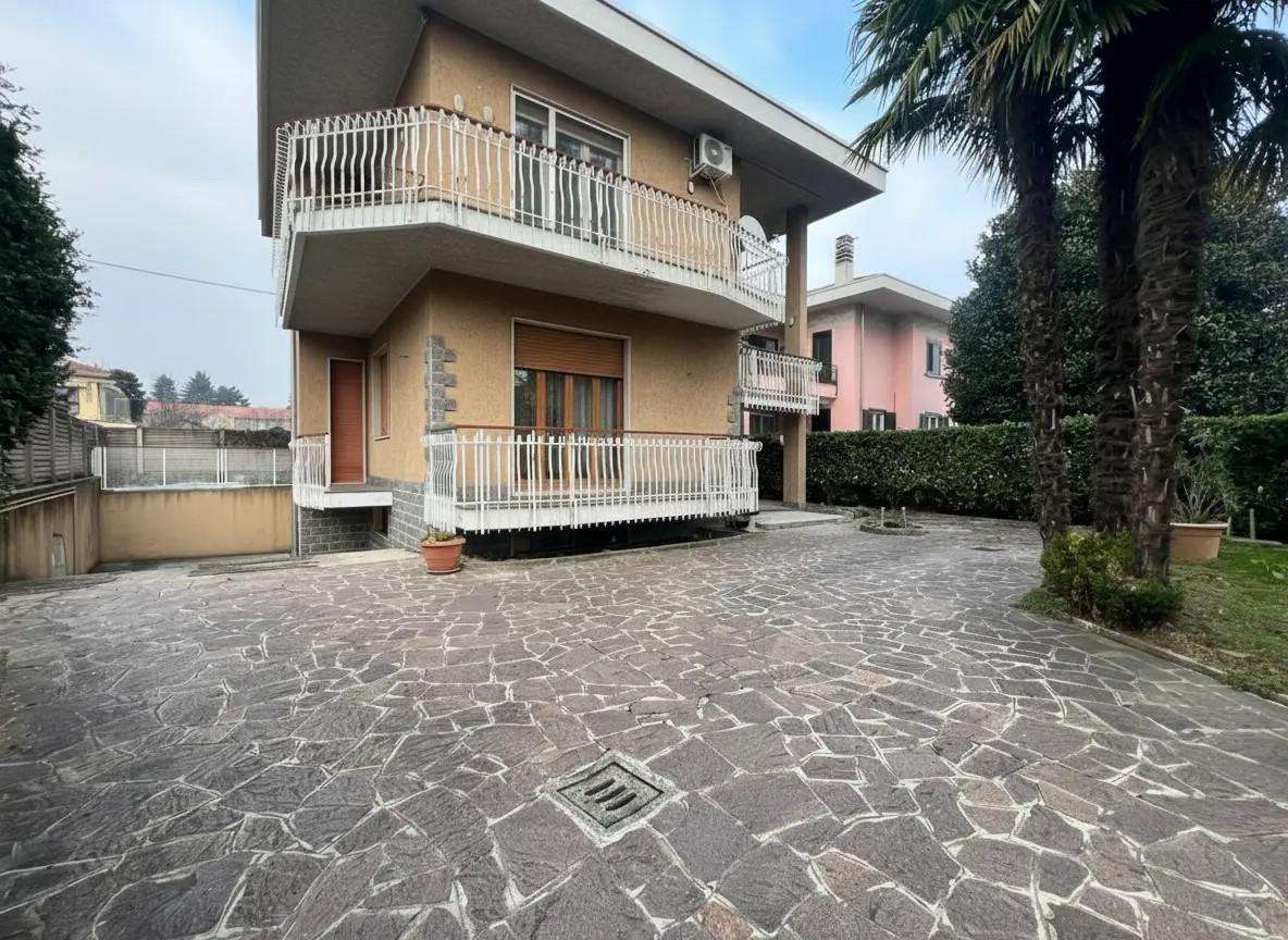 Villa Via Leonardo da Vinci,, Cairate