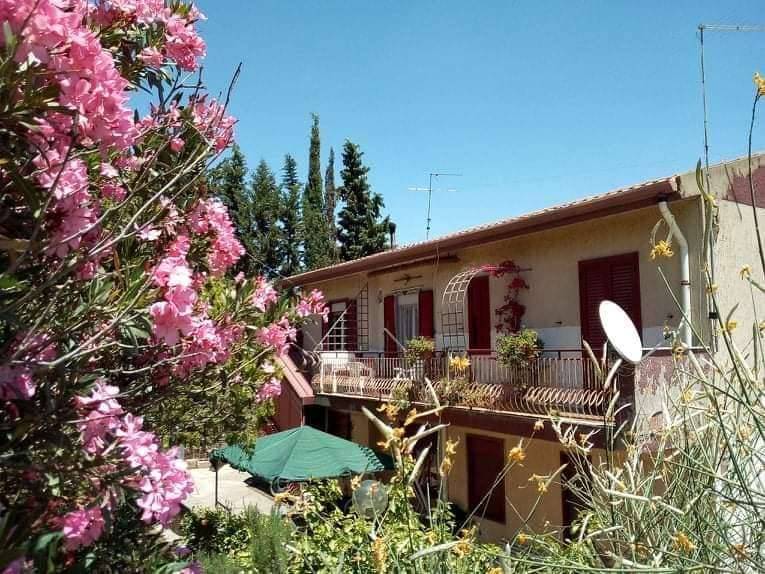 Villa, San Cataldo