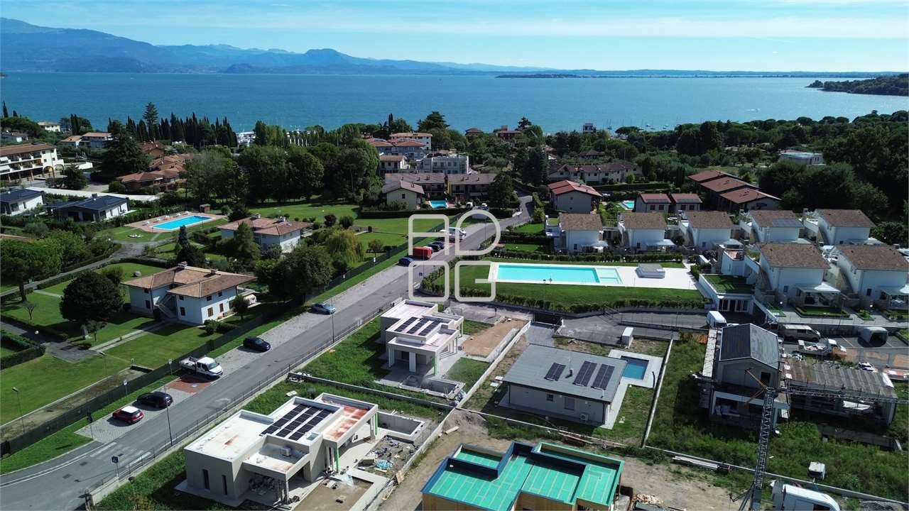 Villa, Padenghe sul Garda