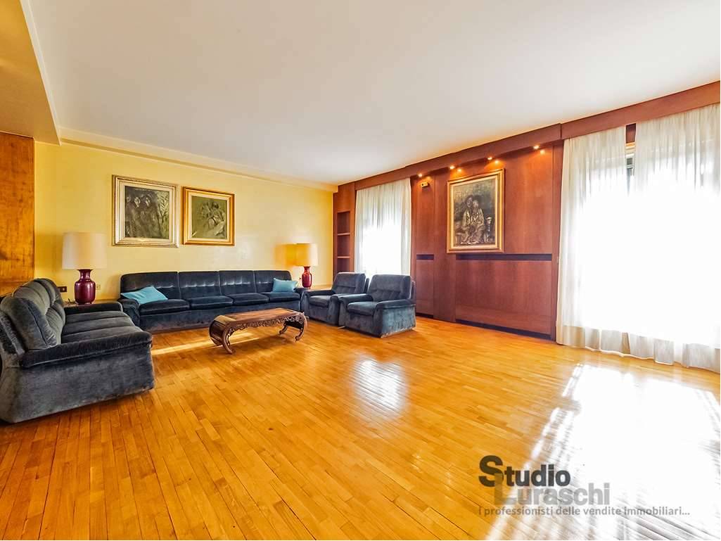 Villa, Paderno d'Adda