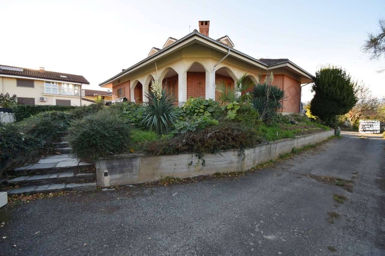 Villa, Bricherasio