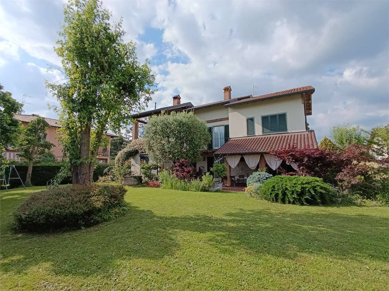 Villa, Paderno d'Adda