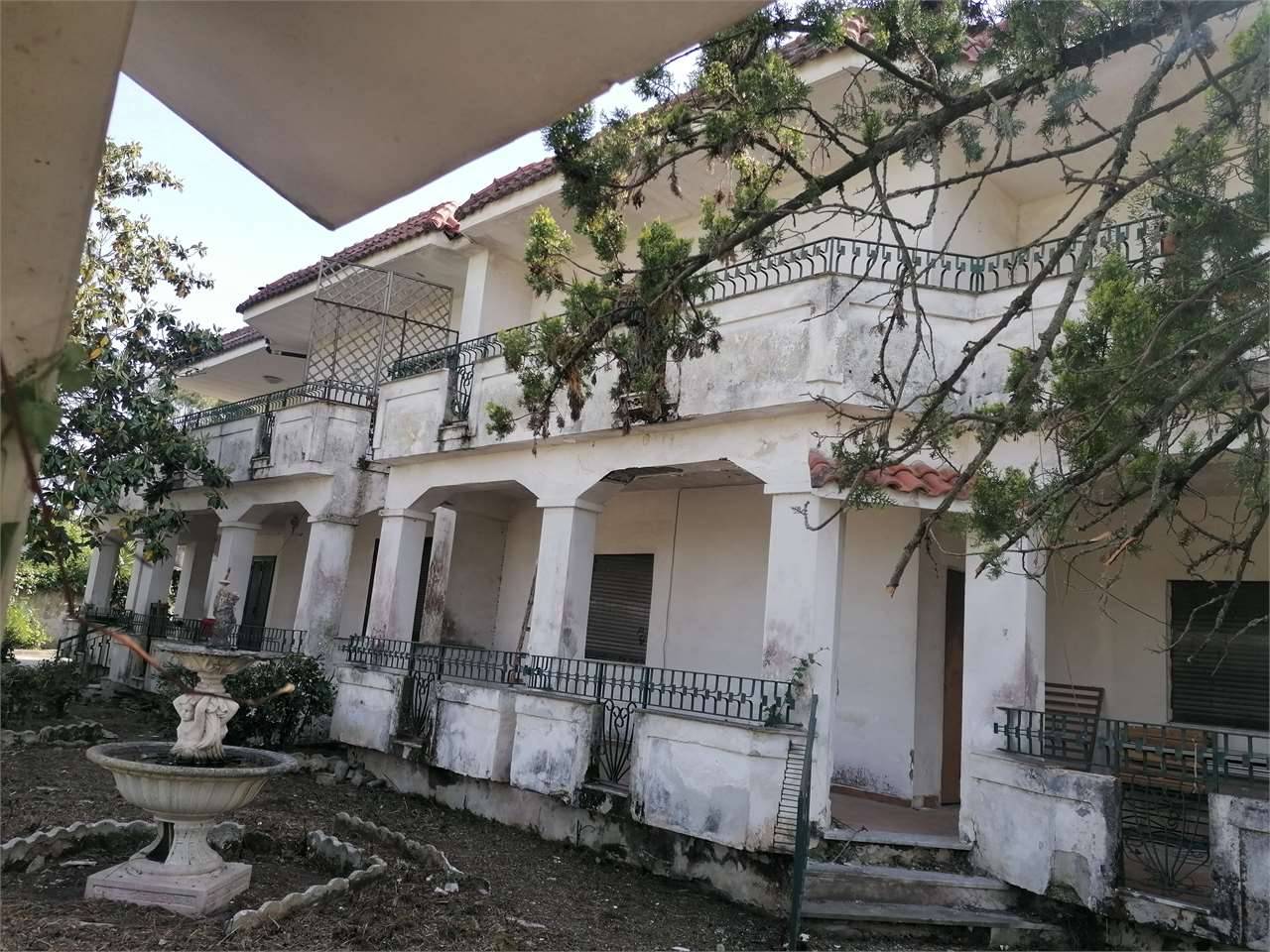 Palazzo - Stabile, Mondragone