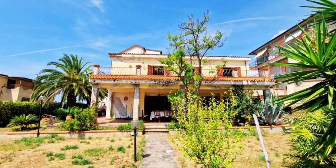 Villa, Sangineto