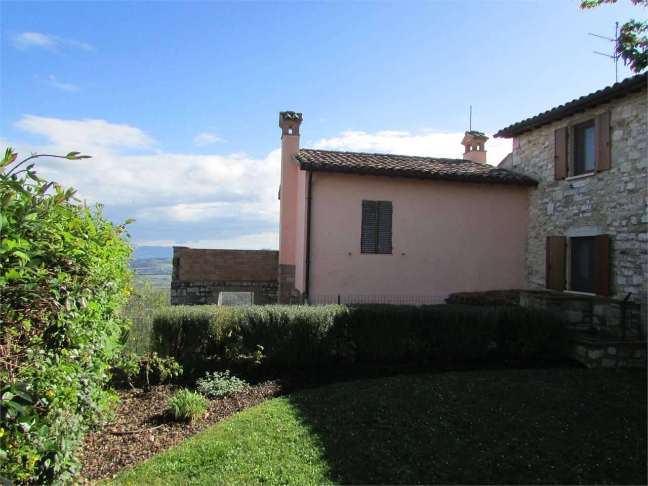 Casa indipendente Asproli, Todi