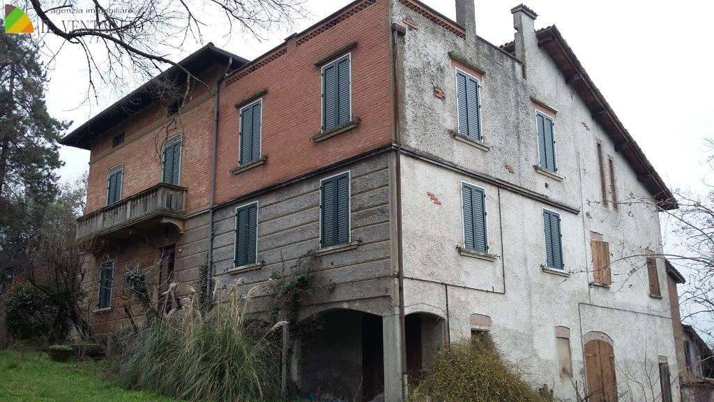 Villa Dinazzano, Casalgrande