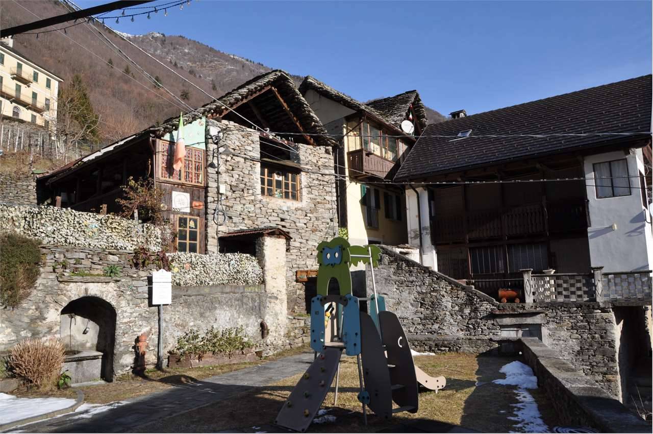 Casa indipendente, Calasca-Castiglione