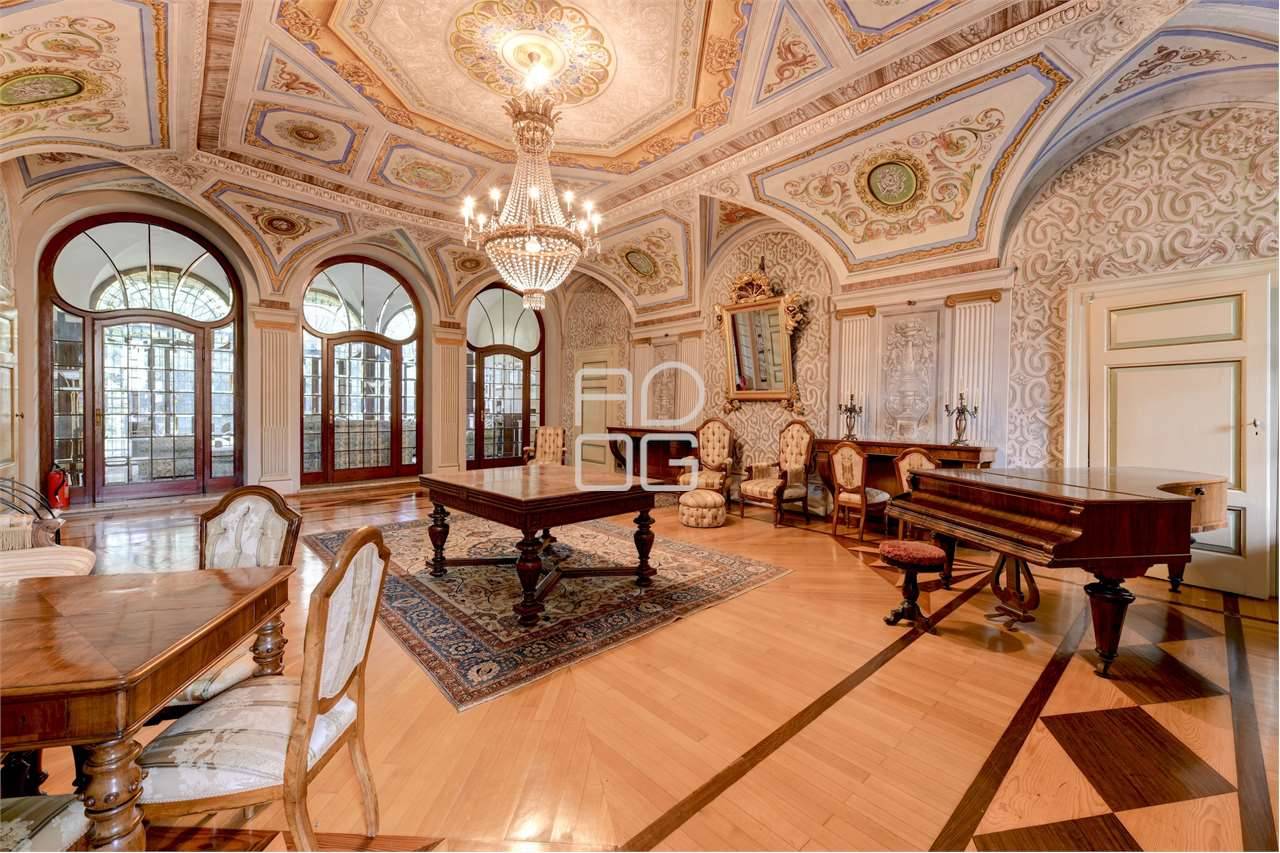 Villa, Lonato del Garda