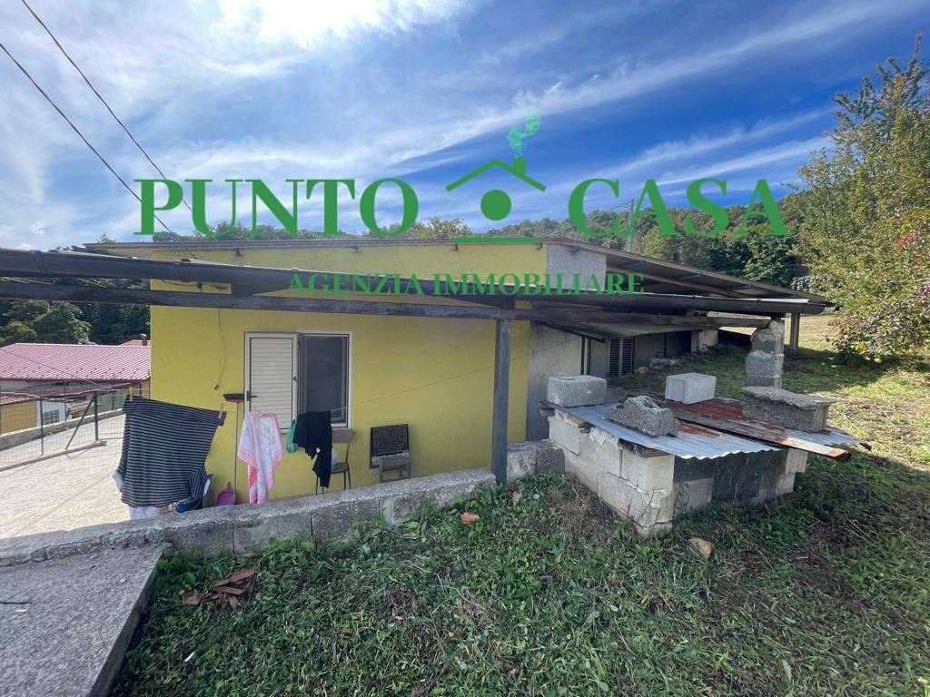 Casa indipendente Pietrebianche, Martirano Lombardo