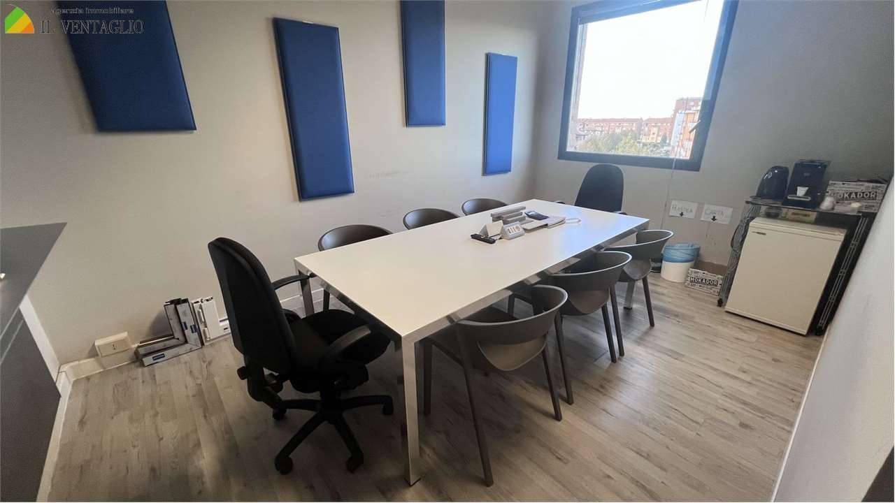 Ufficio, Sassuolo