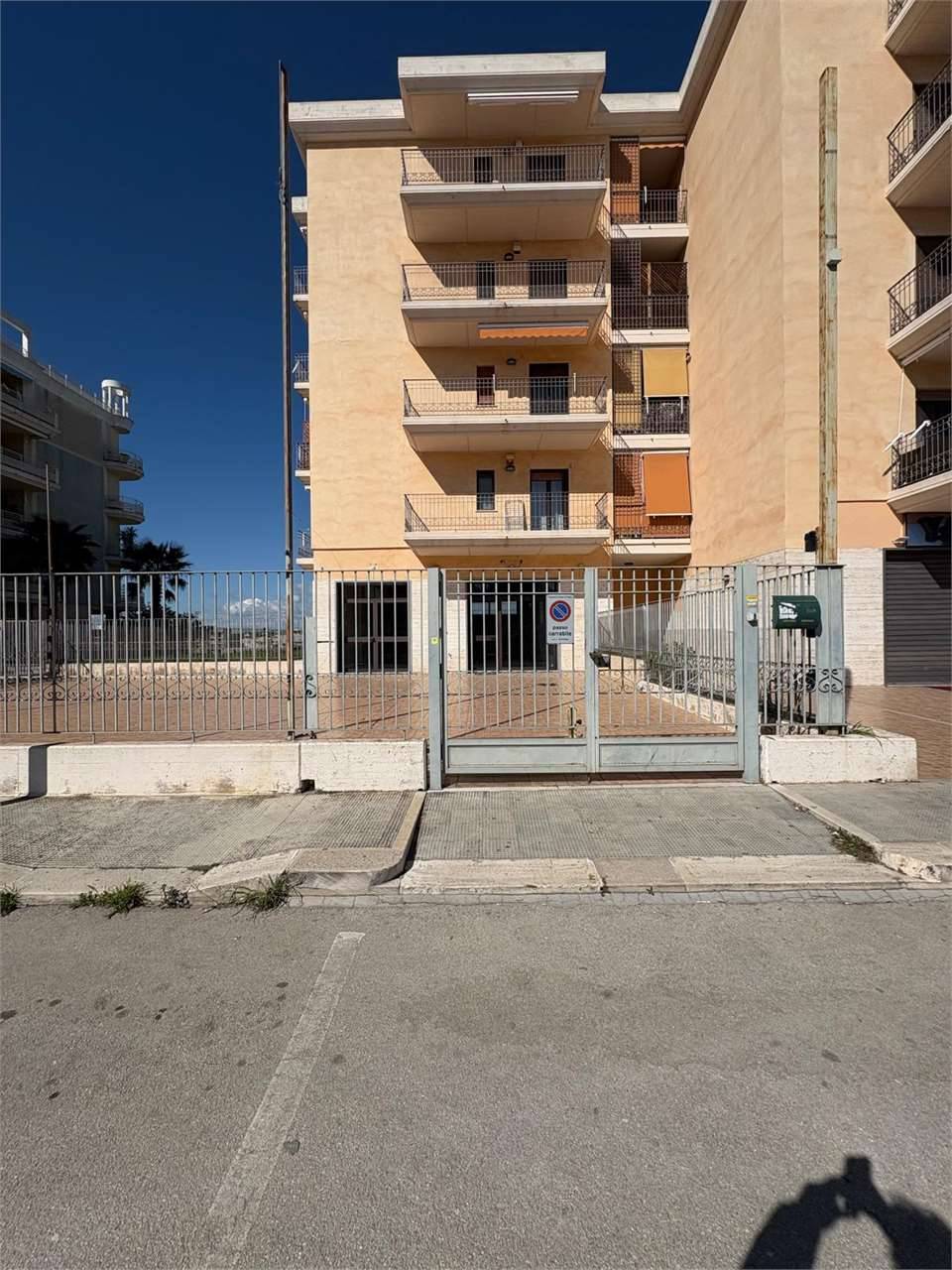 Negozio, Canosa di Puglia