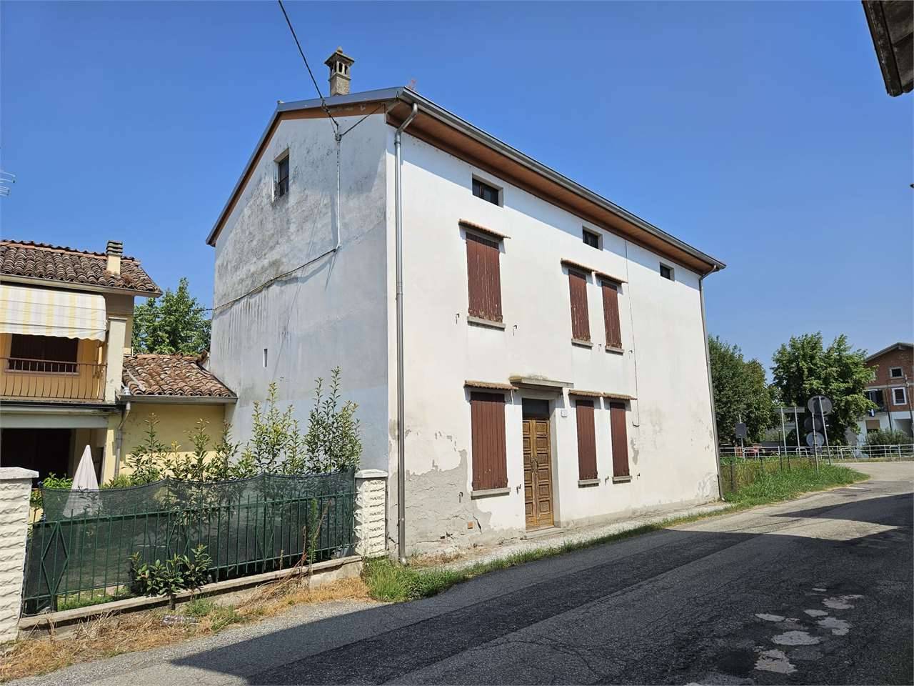 Porzione di casa, Polesine Zibello