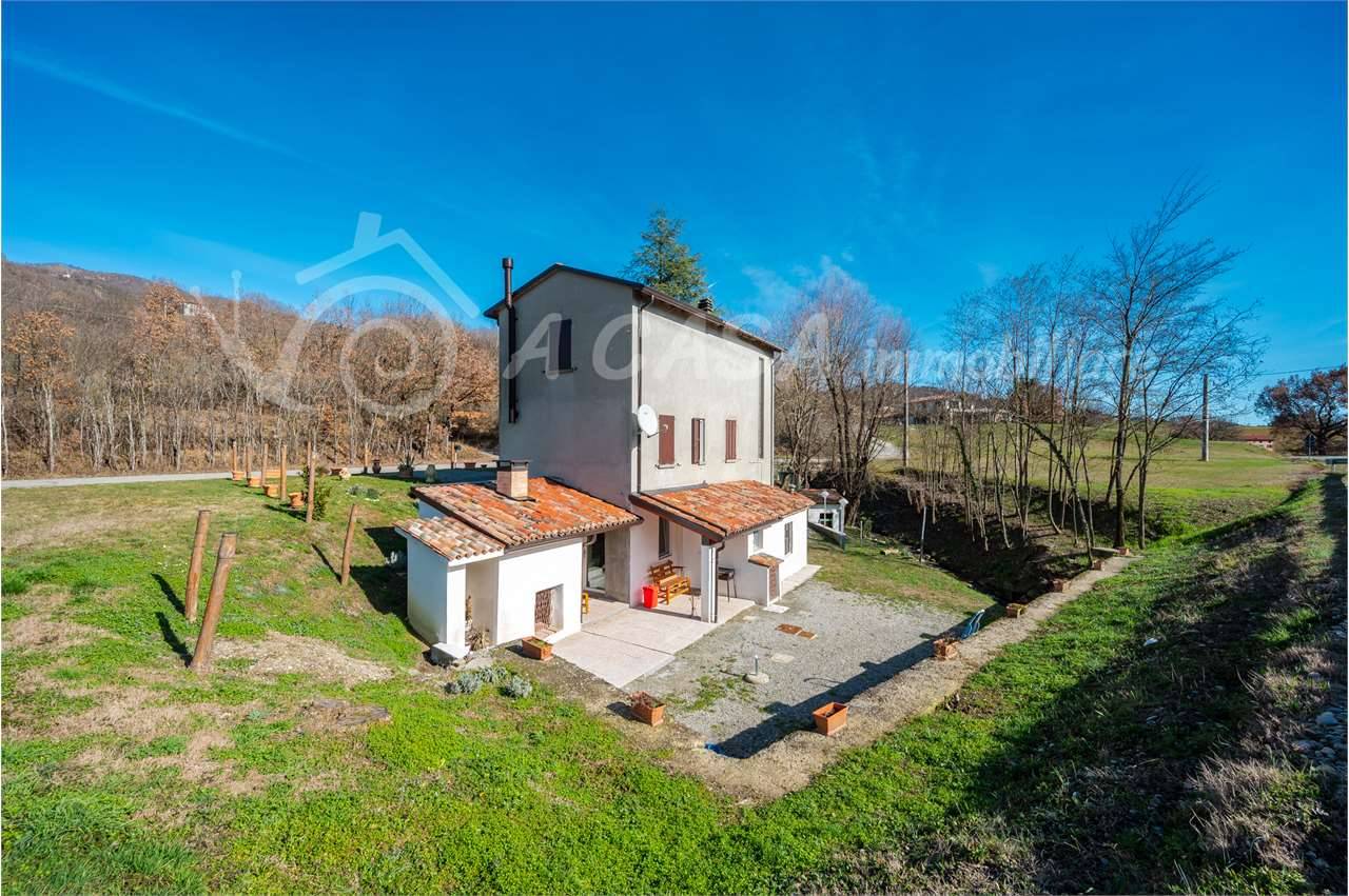 Porzione di casa, Varano de' Melegari