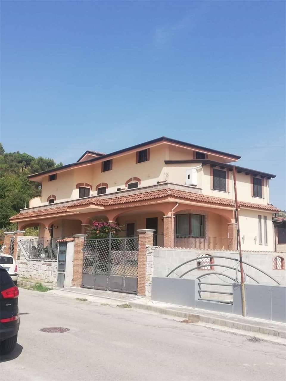 Villa, Sparanise