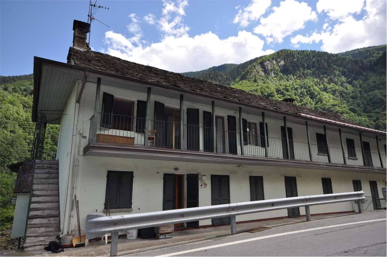 Porzione di casa, Borgomezzavalle
