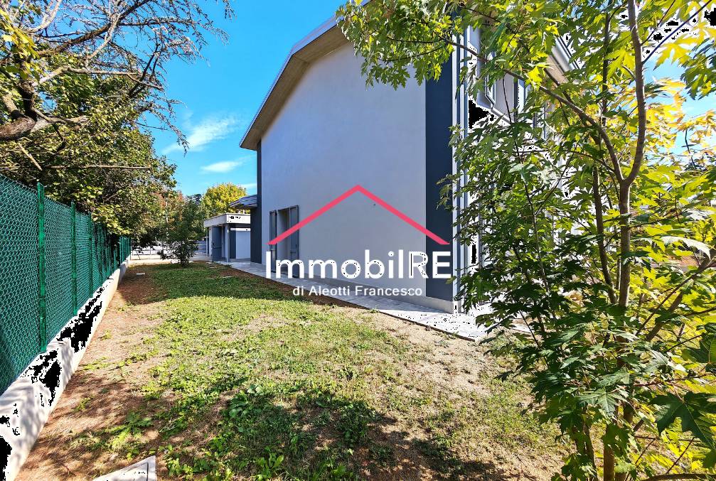 Casa Bi - Trifamiliare F.lli Rosselli, Reggio nell'Emilia