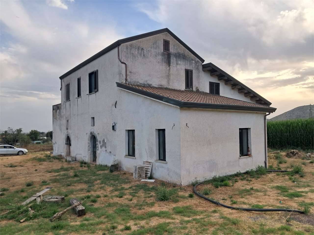 Palazzo - Stabile, Sparanise