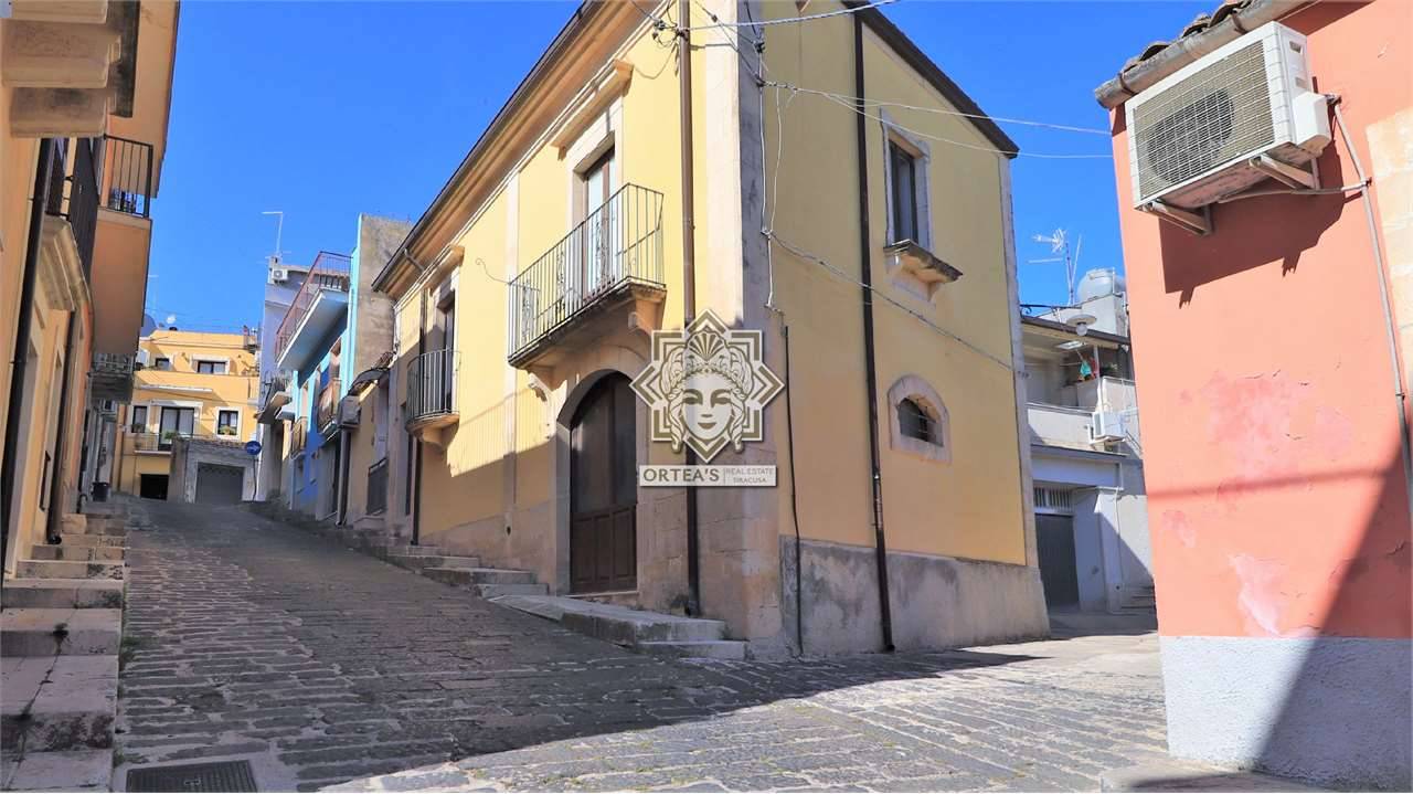 Palazzo - Stabile centro storico, Palazzolo Acreide