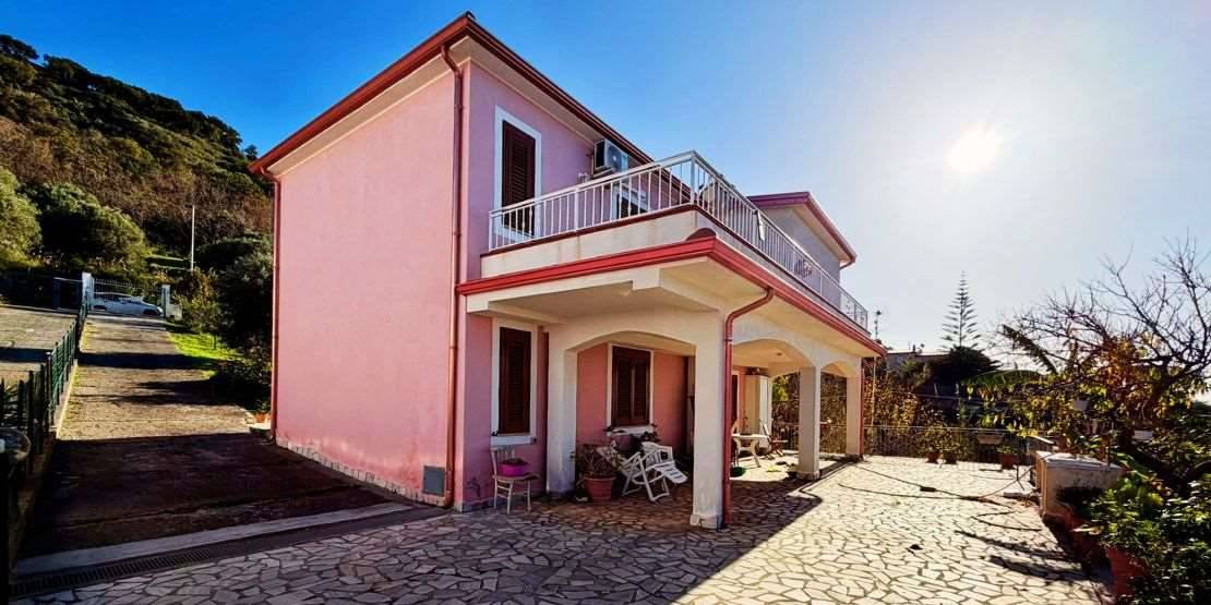 Villa, Bonifati