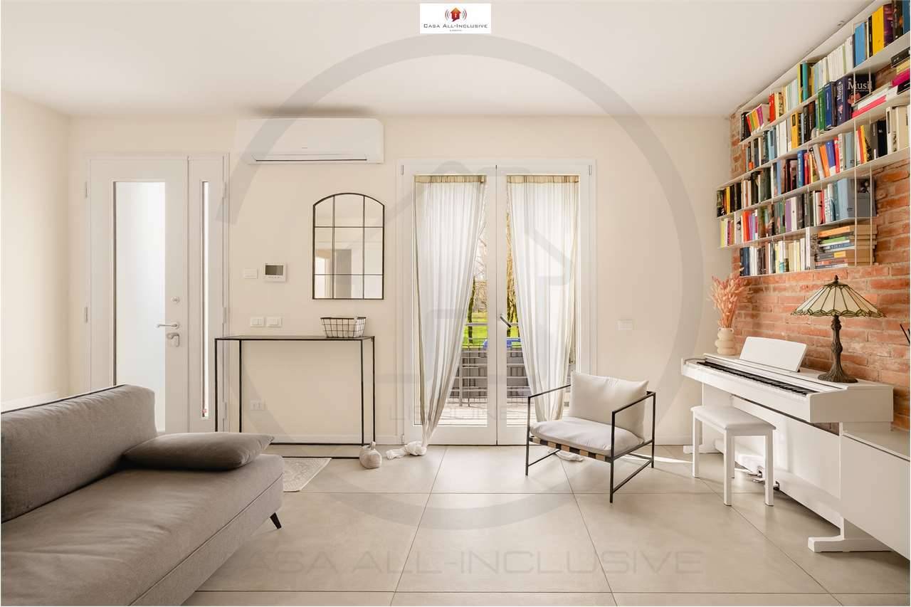 Villa, Rho