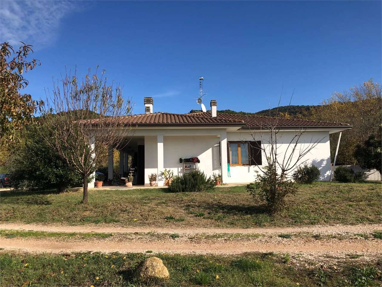 Villa, Deruta