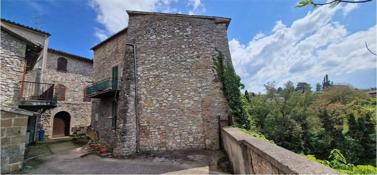Porzione di casa Viepri, Massa Martana