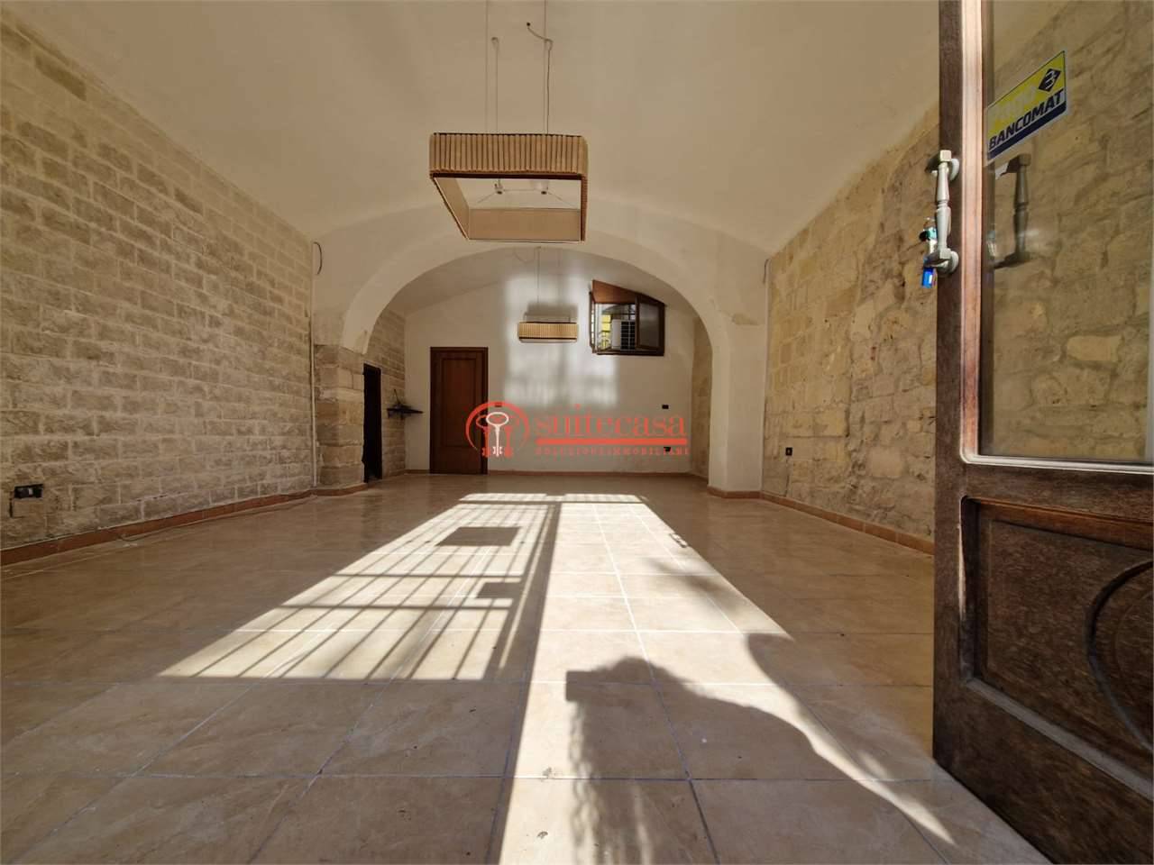Negozio Centro storico - Porto, Trani