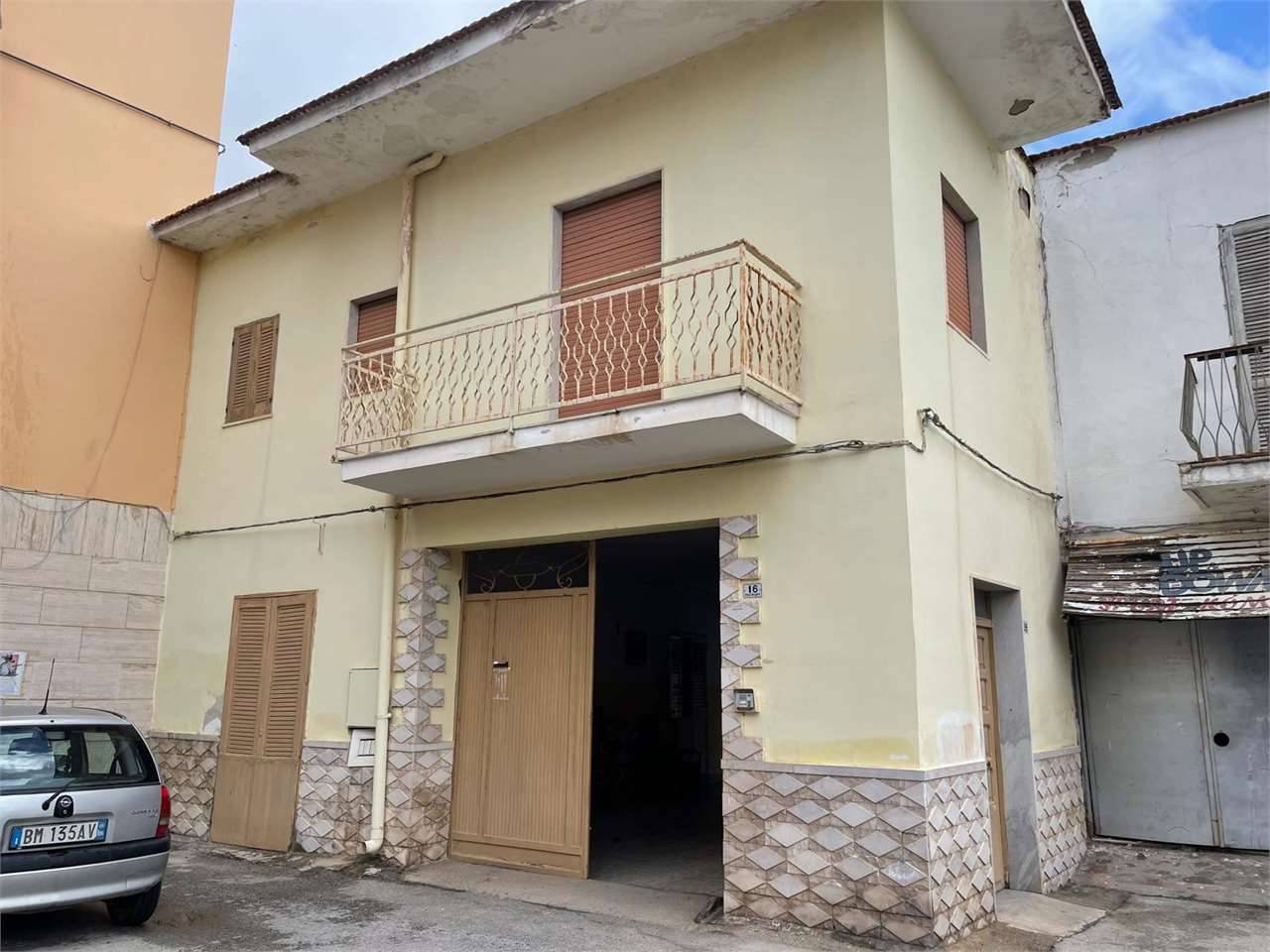 Palazzo - Stabile, Mondragone