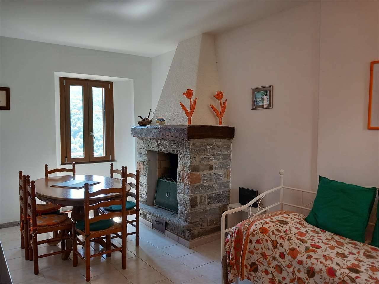 Villa Veddasca, Maccagno con Pino e Veddasca