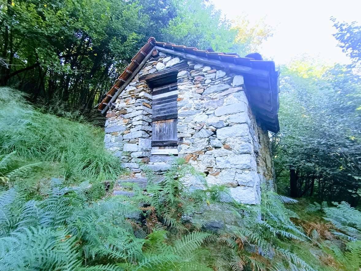 Baita Chalet Arzo, Casale Corte Cerro