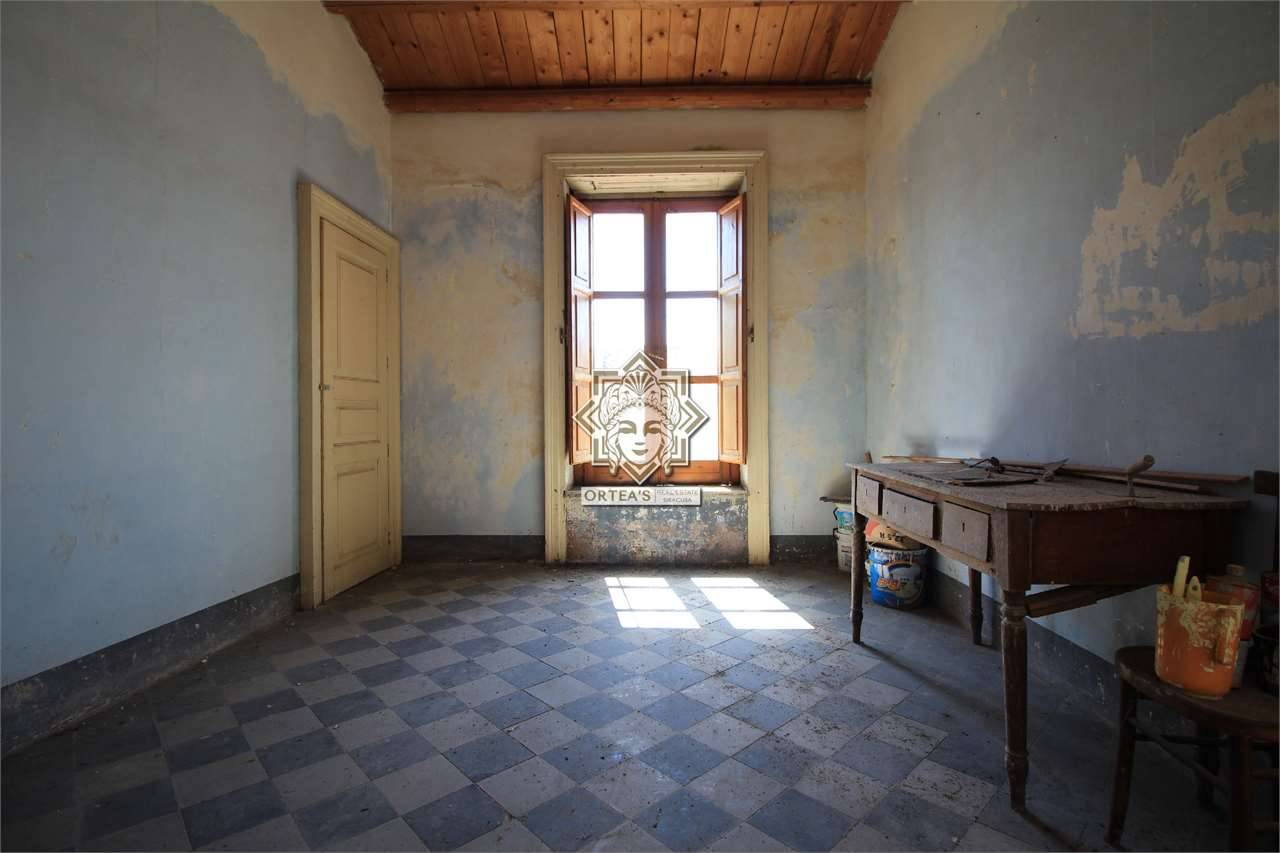 Appartamento centro storico, Sortino
