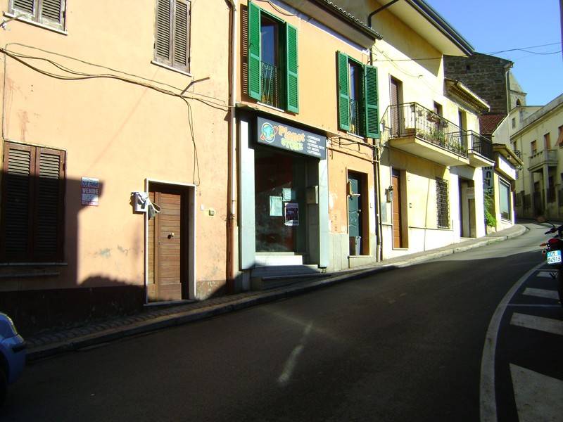 Locale commerciale Ceccano, Ceccano