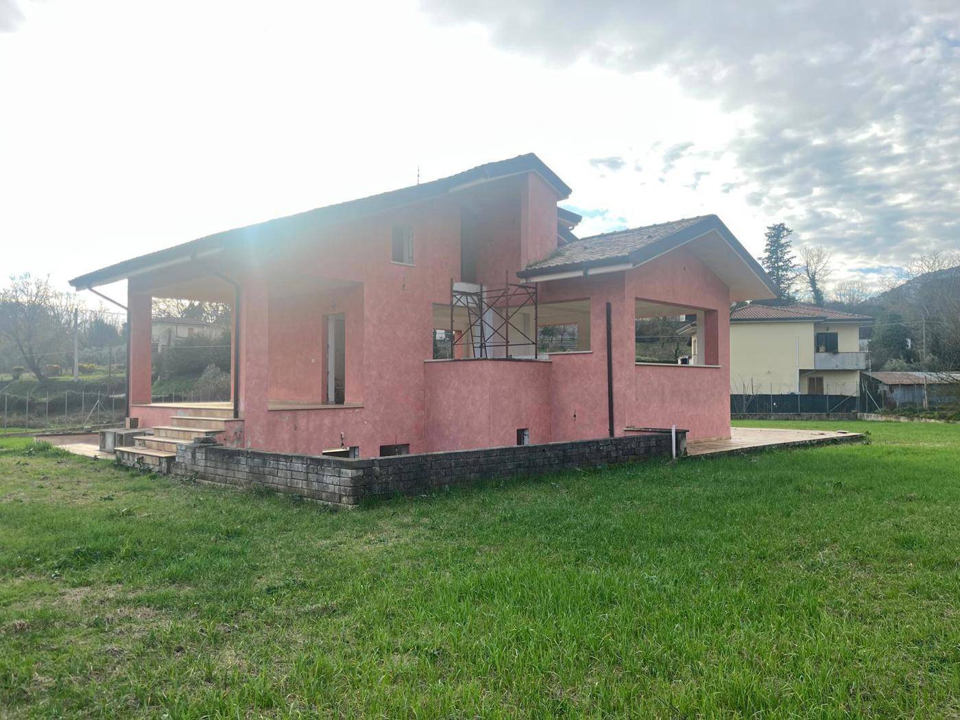 Villa, Sezze
