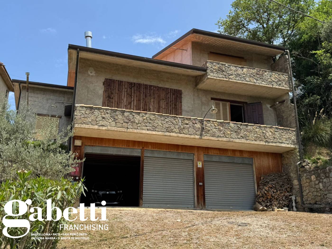 Villa, Sant'Agata di Militello
