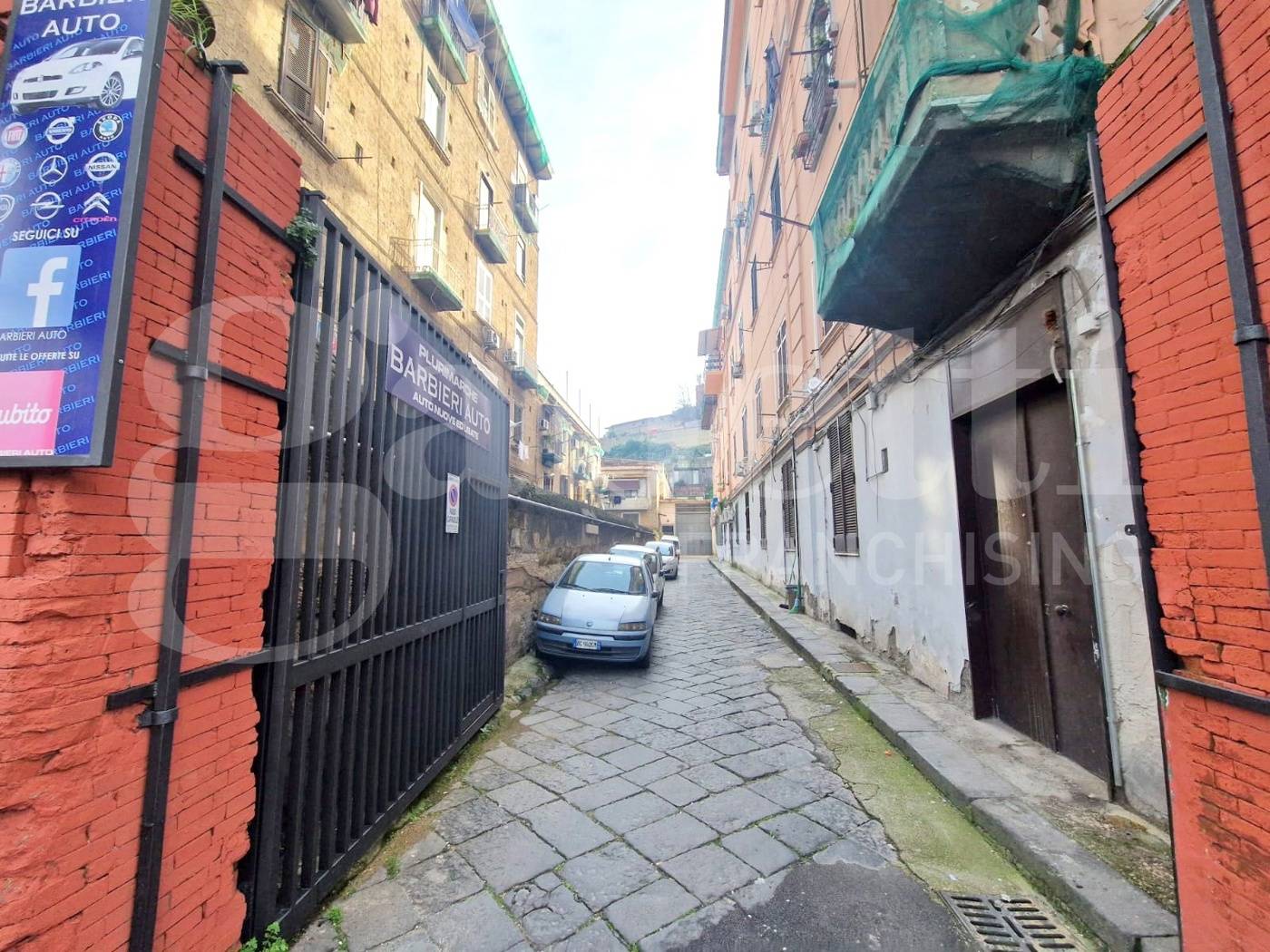 Capannone, Napoli