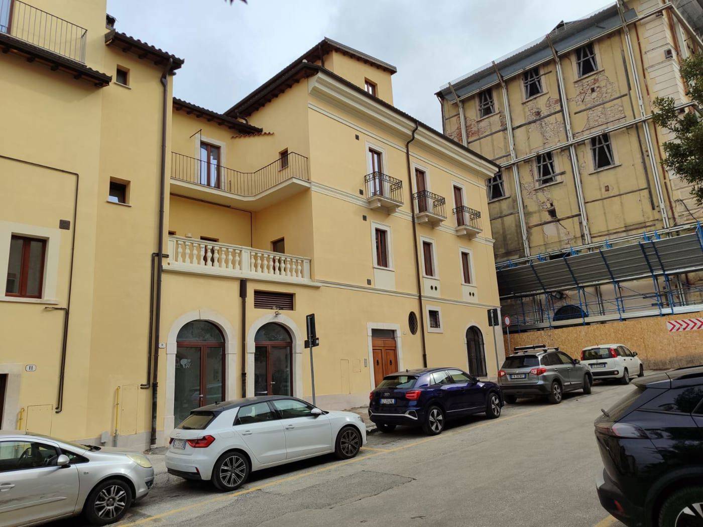 Negozio, L'Aquila