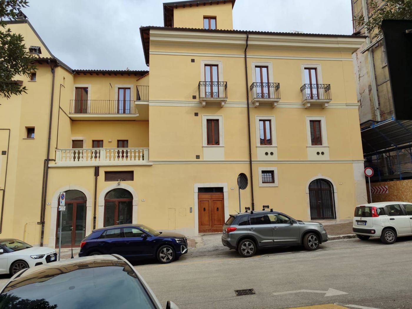 Negozio, L'Aquila