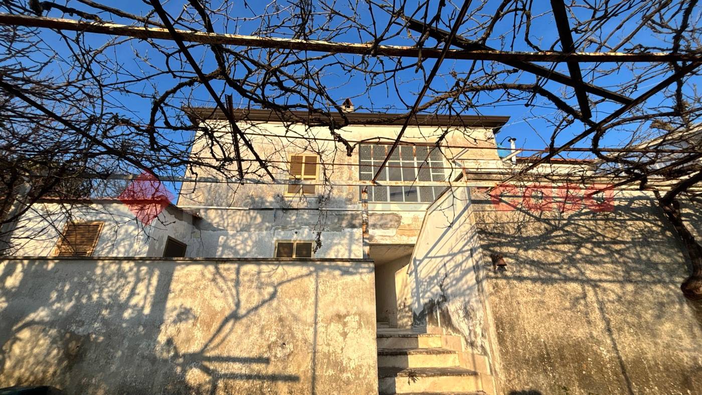 Casa indipendente, Fumone