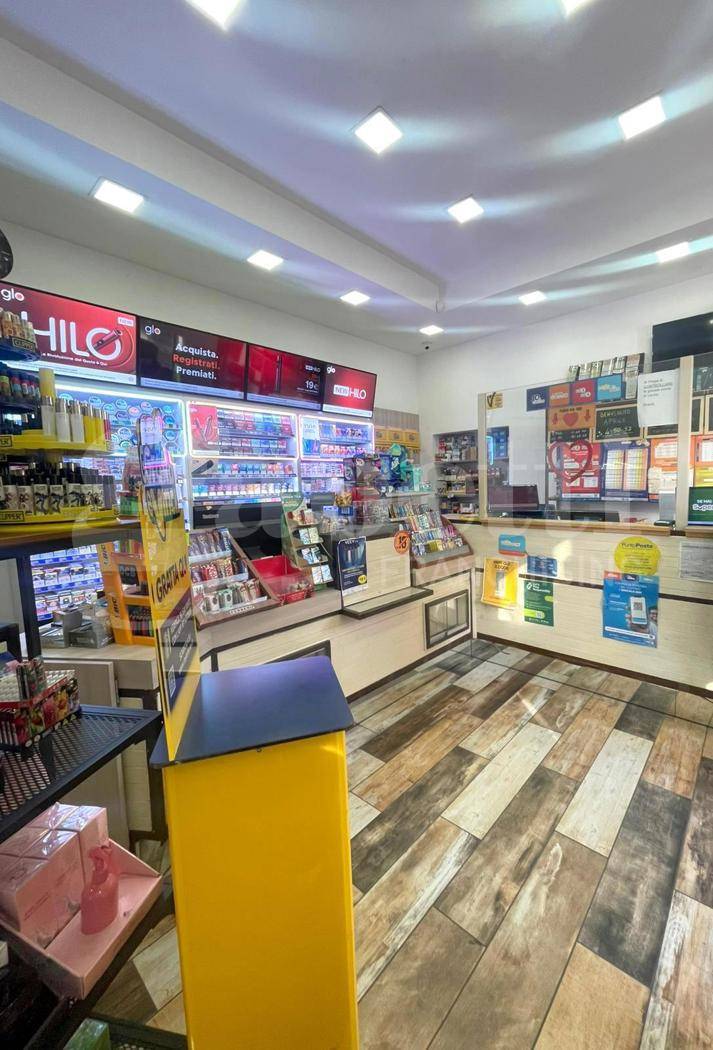 Attività  commerciale, Napoli