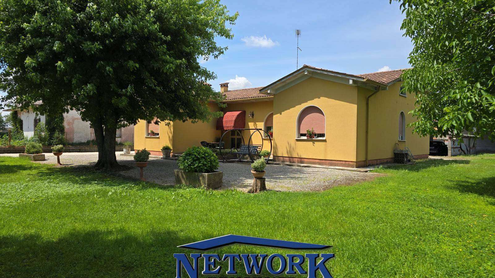 Villa via cerri, Goito