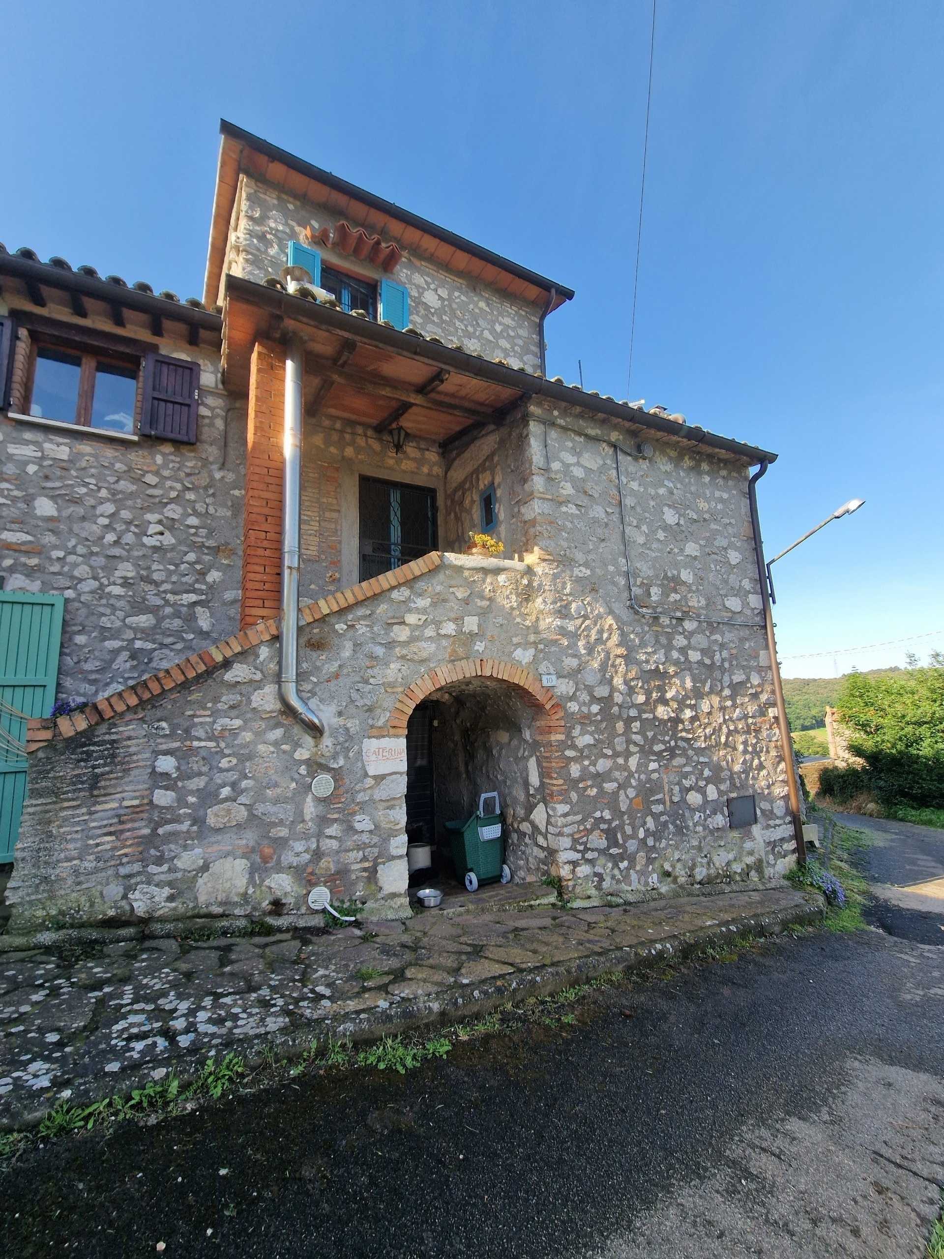Porzione di casa localita cocciano, Guardea