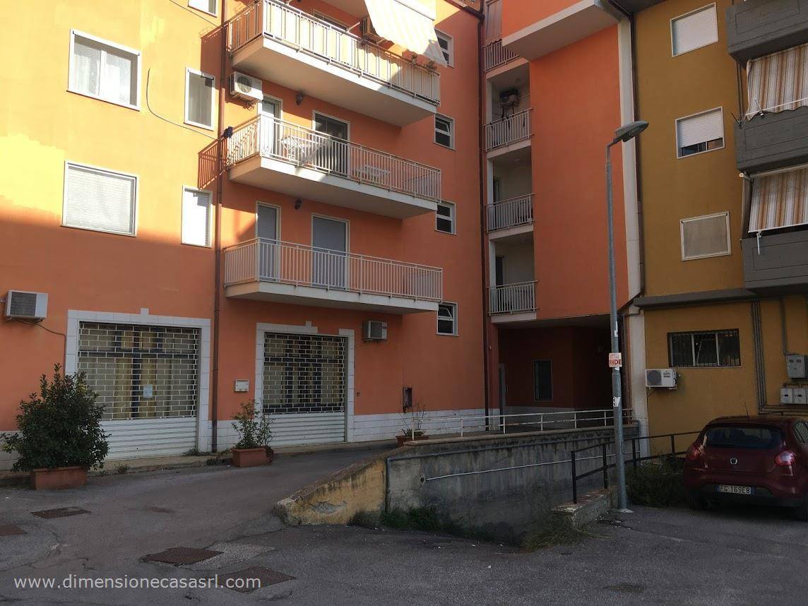 Locale commerciale, Caltanissetta