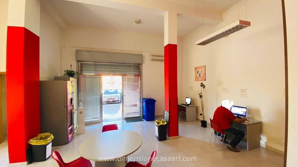 Locale commerciale, Caltanissetta