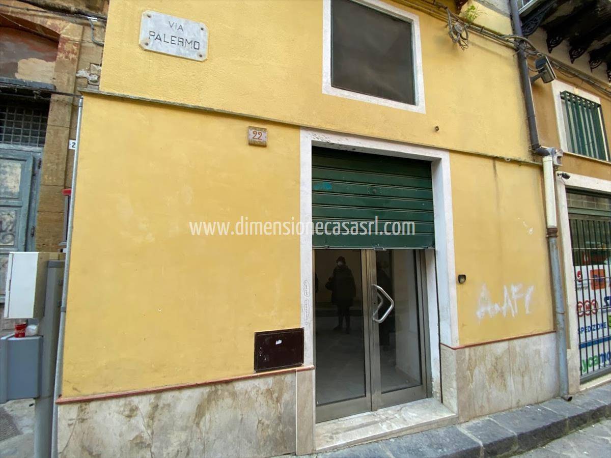 Locale commerciale, Caltanissetta