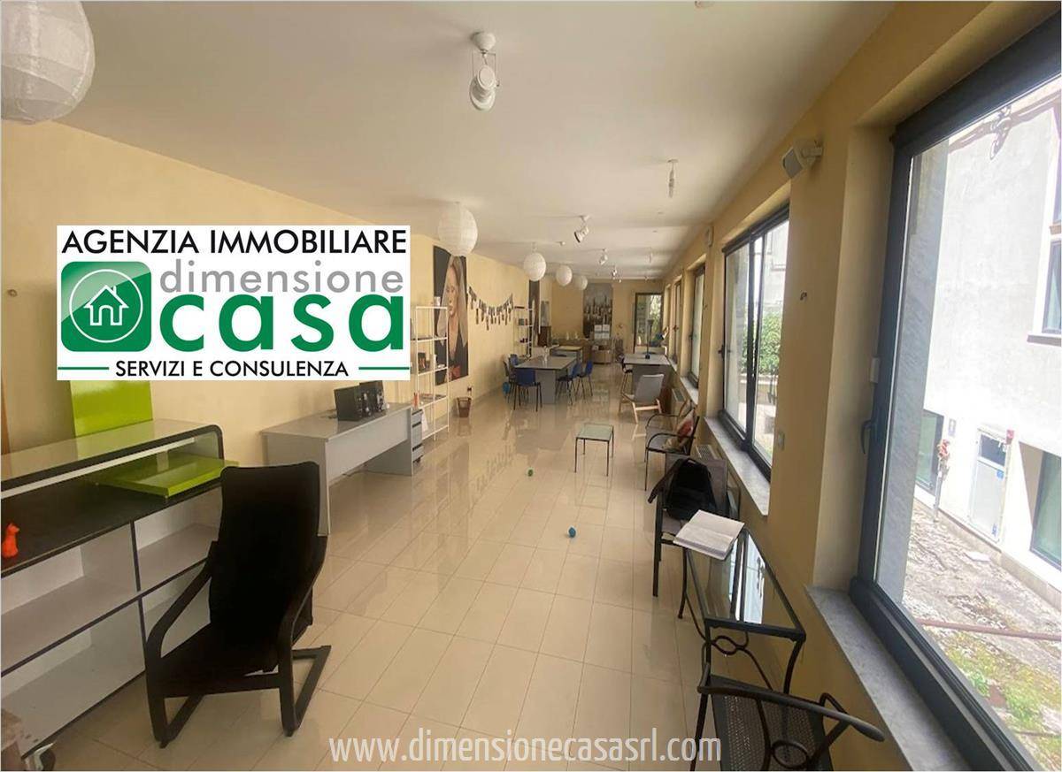 Locale commerciale, Caltanissetta