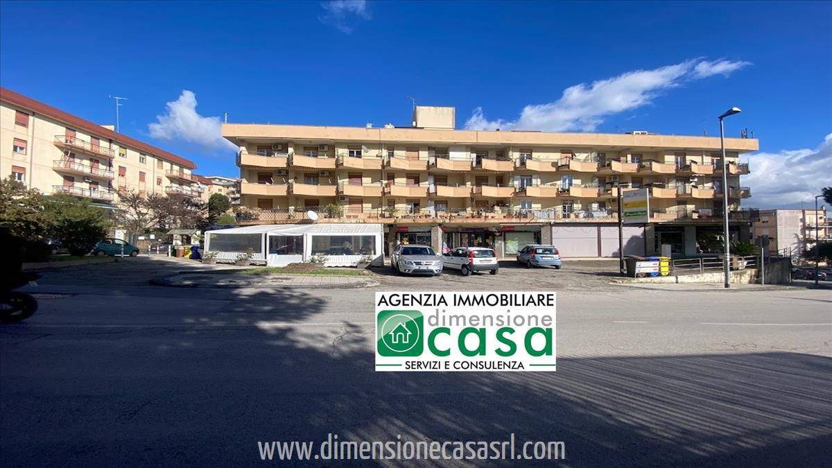 Locale commerciale, Caltanissetta