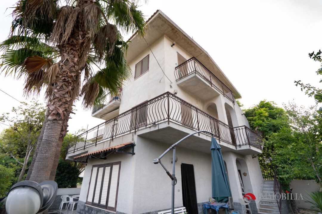 Villa via Antonio Familiari, Melito di Porto Salvo