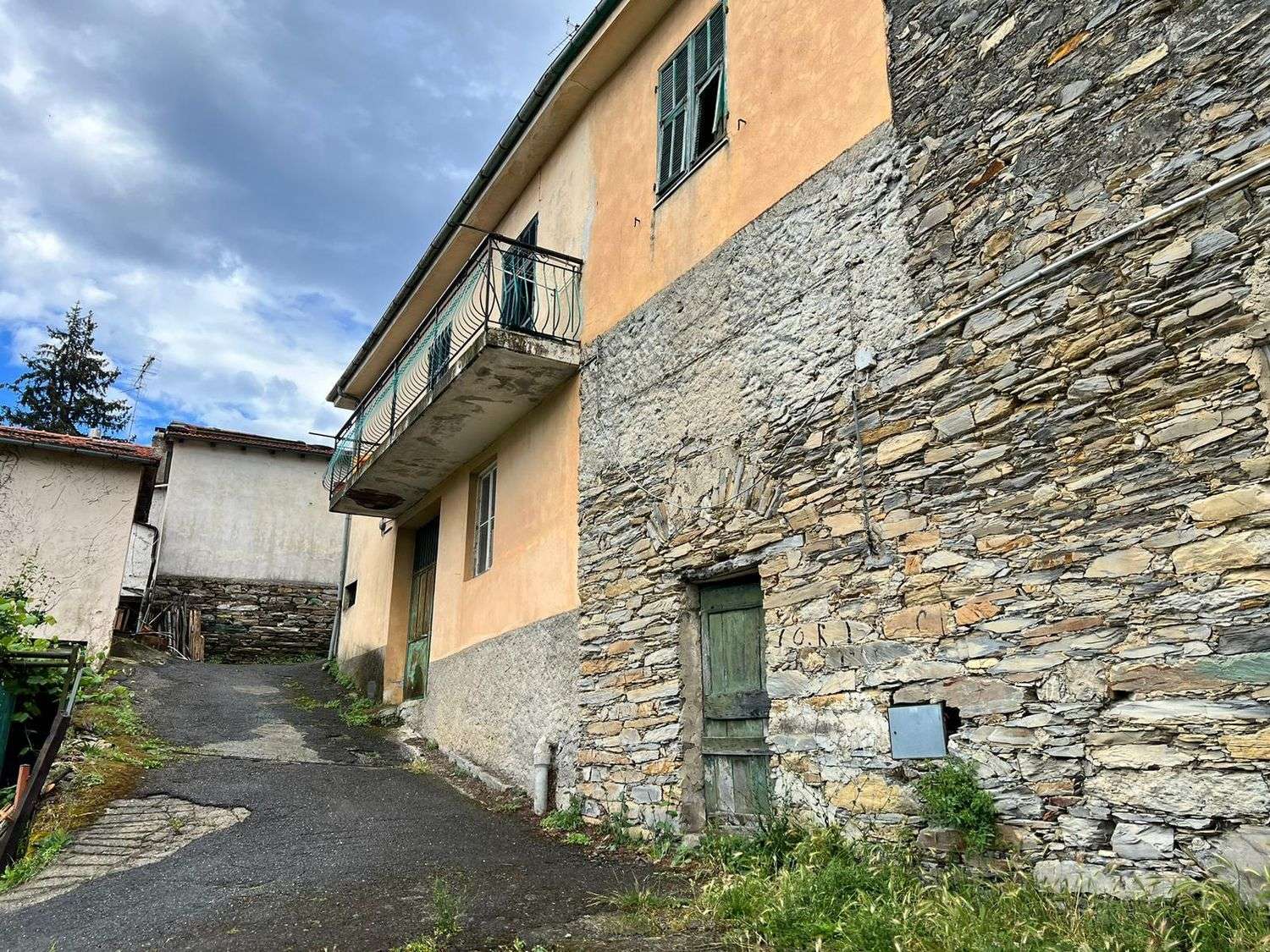 Casa indipendente Tavole12, Prelà