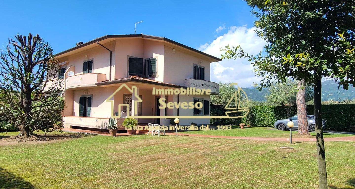 Casa Bi - Trifamiliare Via degli Olmi,  176, Forte dei Marmi